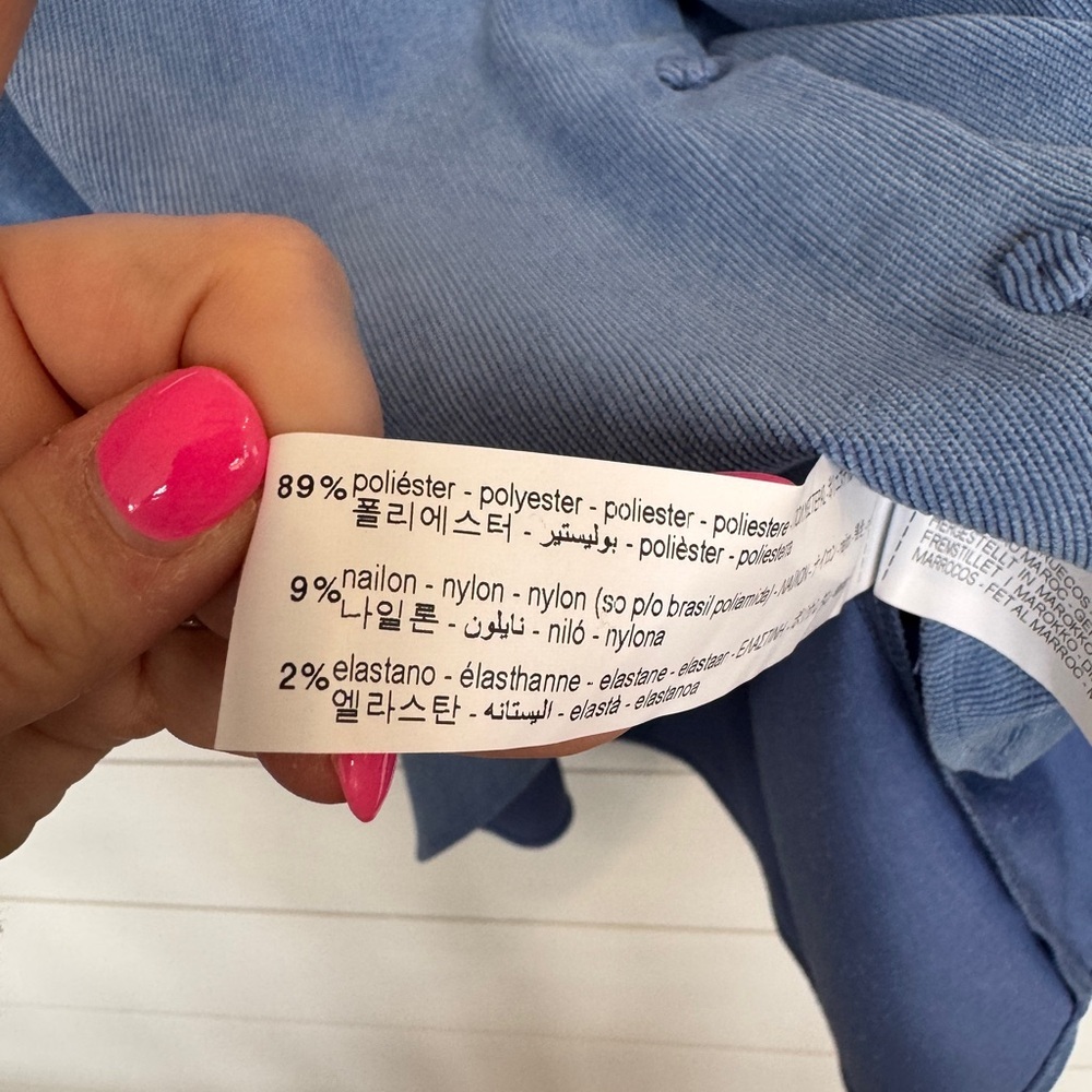 Zara Fine-Whaled Corduroy Button Up
Size Medium - Picture 7 of 7